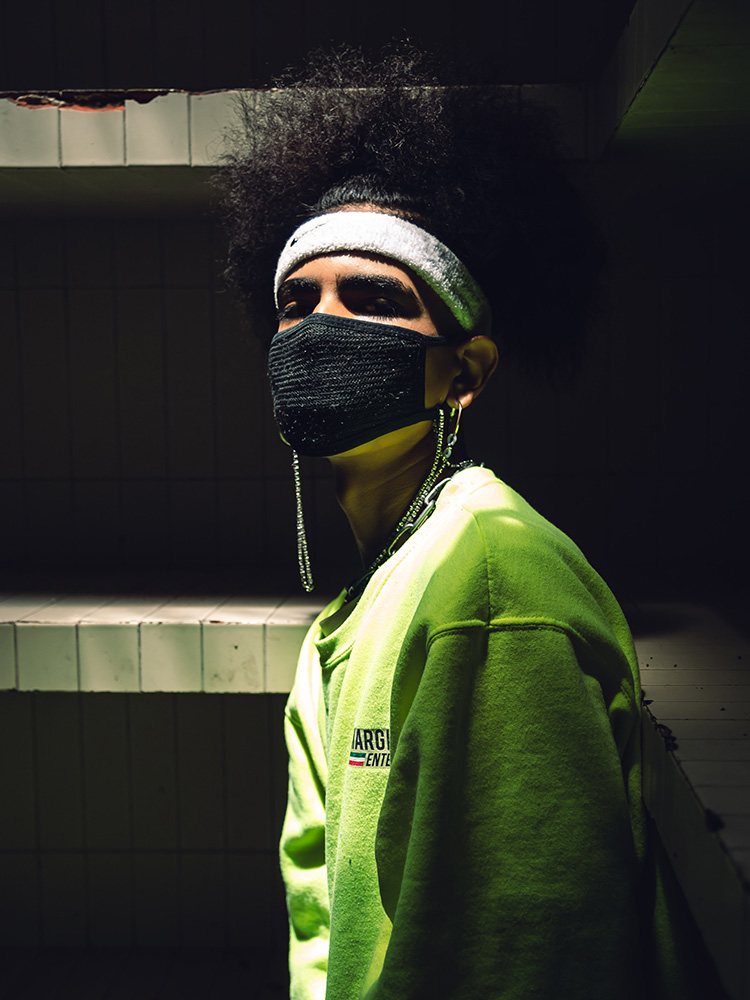 streetwear-model-with-mask-2022-08-01-02-01-42-utc